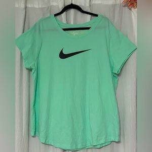 SOLD IN BUNDLE. THE NIKE TEE, Dri-Fit, EUC,size 1X